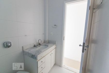 Apartamento para alugar com 115m², 2 quartos e sem vaga Apartamento para alugar com 115m², 2 quartos e sem vagaBanheiro Social