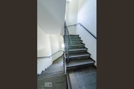 Apartamento à venda com 60m², 2 quartos e 1 vagaEscada do Prédio