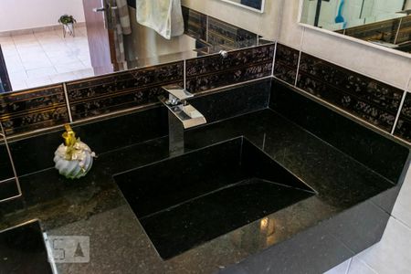 Casa à venda com 200m², 3 quartos e 2 vagas2o. Andar - Suíte 2/ Banheiro