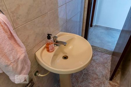 1o. Andar - Banheiro social de casa à venda com 3 quartos, 200m² em Vila Moraes, São Paulo