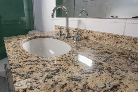 Apartamento para alugar com 74m², 2 quartos e 2 vagas Apartamento para alugar com 74m², 2 quartos e 2 vagasBanheiro Suíte 2 Pia