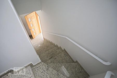 Casa para alugar com 55m², 1 quarto e 1 vagaEscada de Acesso ao Imóvel