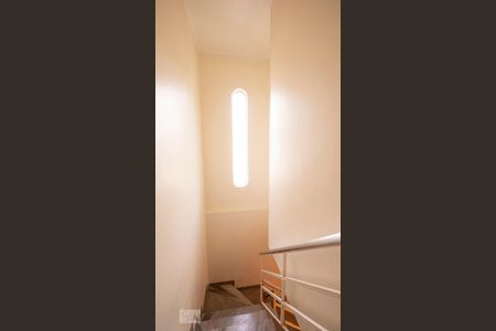 Escada de casa para alugar com 3 quartos, 115m² em Vila Prudente, São Paulo