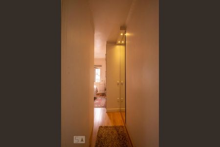 Corredor de casa à venda com 3 quartos, 115m² em Vila Prudente, São Paulo