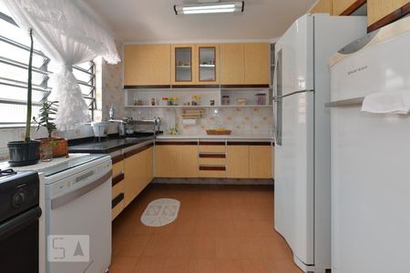 Casa à venda com 230m², 4 quartos e 3 vagas Casa à venda com 230m², 4 quartos e 3 vagasCozinha