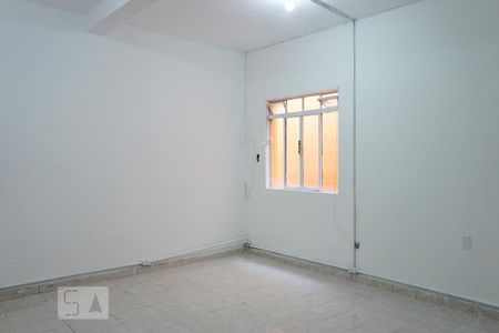 Sala de casa para alugar com 2 quartos, 120m² em Itaquera, São Paulo