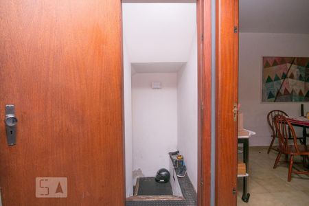 Escada garagem de casa à venda com 5 quartos, 550m² em Santa Teresinha, São Paulo