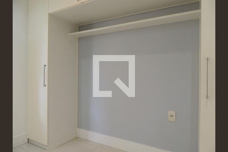 Apartamento à venda com 107m², 3 quartos e 2 vagasQuarto 3 - Armários