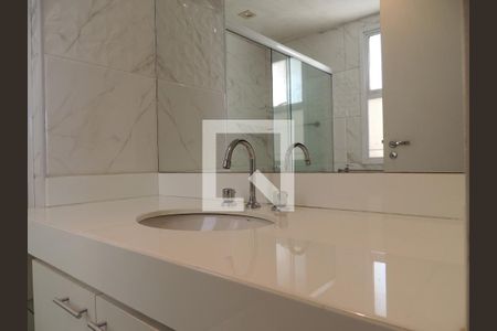 Apartamento à venda com 107m², 3 quartos e 2 vagasBanheiro da Suíte 2