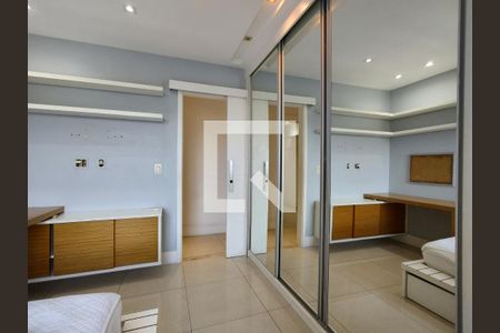 Apartamento à venda com 107m², 3 quartos e 2 vagasQuarto 1 - Armários