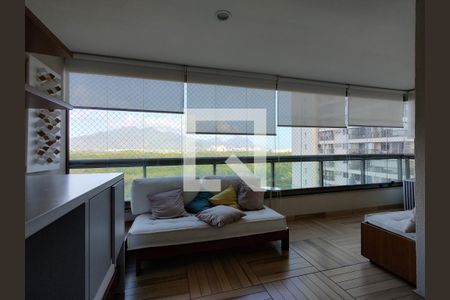 Apartamento à venda com 107m², 3 quartos e 2 vagasVaranda