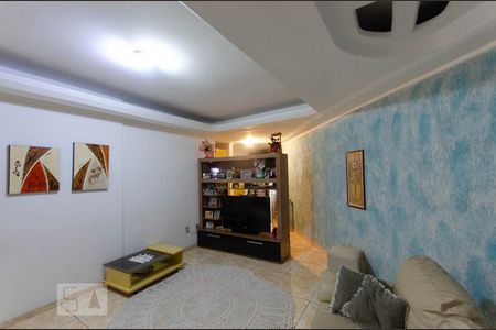 Sala de casa à venda com 3 quartos, 380m² em Vila Carmosina, São Paulo
