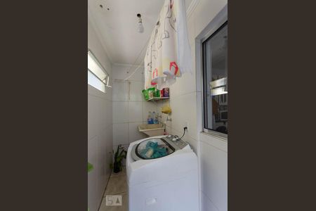 Casa à venda com 130m², 3 quartos e 1 vagaÁrea de Serviço