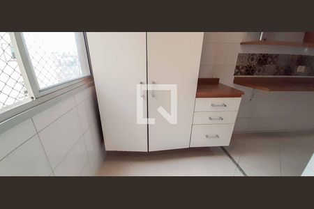 Apartamento à venda com 74m², 3 quartos e 1 vagaÁrea de Serviço