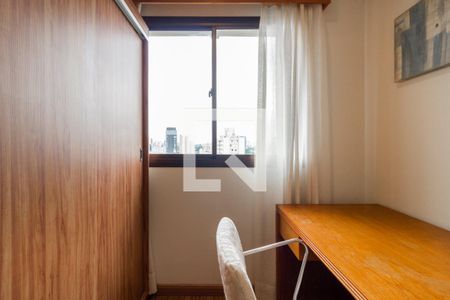 Quarto 1 de apartamento para alugar com 2 quartos, 52m² em Vila Olímpia, São Paulo