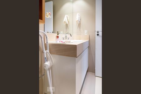 Apartamento à venda com 92m², 2 quartos e 2 vagasBanheiro Suíte 1