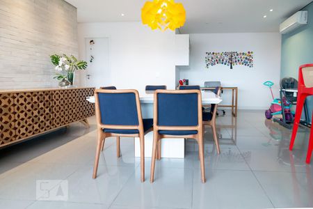 Sala de Jantar de apartamento à venda com 2 quartos, 92m² em Jardim das Acácias, São Paulo