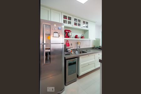 Apartamento à venda com 92m², 2 quartos e 2 vagasCozinha