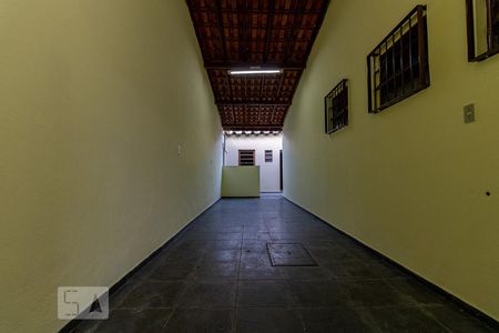 Casa para alugar com 120m², 3 quartos e 5 vagasCorredor Externo