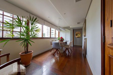 Sala de apartamento para alugar com 4 quartos, 160m² em Auxiliadora, Porto Alegre
