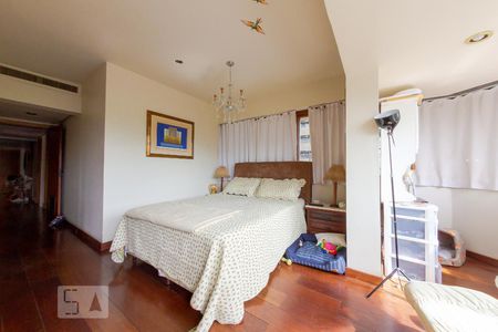 Apartamento para alugar com 160m², 4 quartos e 2 vagasSuíte 1