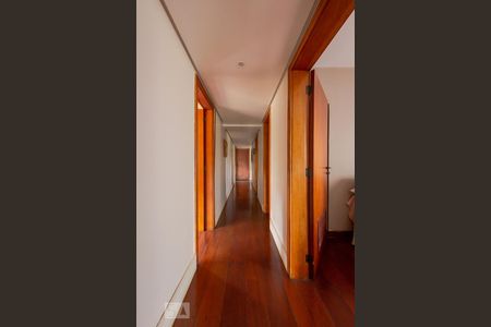 Apartamento para alugar com 160m², 4 quartos e 2 vagasCorredor