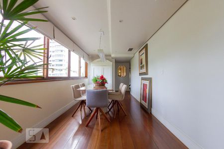 Sala de apartamento para alugar com 4 quartos, 160m² em Auxiliadora, Porto Alegre