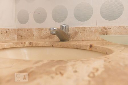 Apartamento à venda com 55m², 2 quartos e 1 vagaBanheiro - Torneira