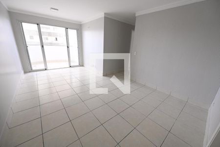Sala de apartamento para alugar com 3 quartos, 79m² em Jardim Goiás, Goiânia