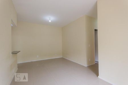 Sala de apartamento para alugar com 3 quartos, 73m² em Jacarepaguá, Rio de Janeiro