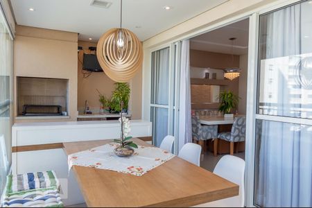 Apartamento para alugar com 123m², 3 quartos e 2 vagas Apartamento para alugar com 123m², 3 quartos e 2 vagasVaranda gourmet