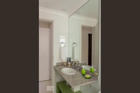 Apartamento para alugar com 123m², 3 quartos e 2 vagas Apartamento para alugar com 123m², 3 quartos e 2 vagasBanheiro