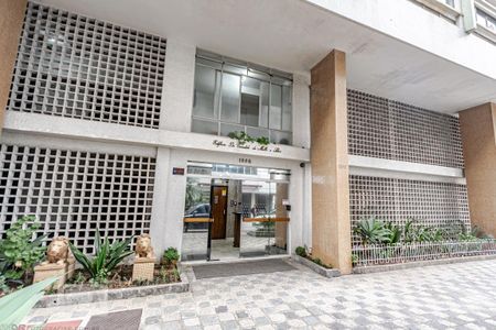 Apartamento à venda com 154m², 3 quartos e 1 vaga Apartamento à venda com 154m², 3 quartos e 1 vagaEntrada