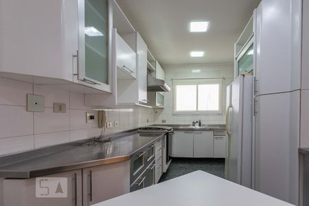 Apartamento à venda com 135m², 4 quartos e 3 vagasCozinha - Armários