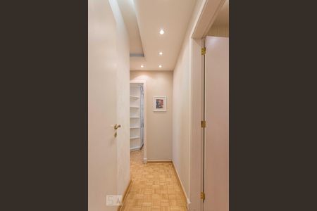 Apartamento à venda com 135m², 4 quartos e 3 vagasCorredor Dormitórios