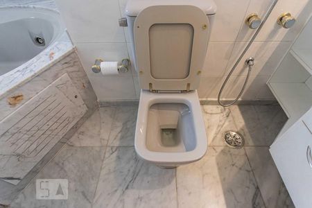 Apartamento à venda com 135m², 4 quartos e 3 vagasBanheiro 2 Suíte 1