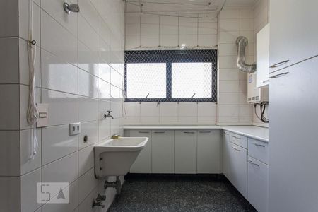 Apartamento à venda com 135m², 4 quartos e 3 vagasLavanderia