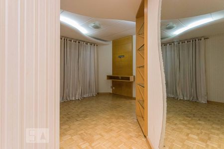 Apartamento à venda com 135m², 4 quartos e 3 vagasQuarto Suíte 1