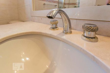 Apartamento à venda com 135m², 4 quartos e 3 vagasQuarto 3 Suíte 3 Banheiro 4 Pia