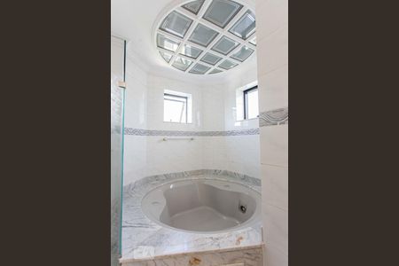 Apartamento à venda com 135m², 4 quartos e 3 vagasBanheiro 2 Suíte 1 Banheira