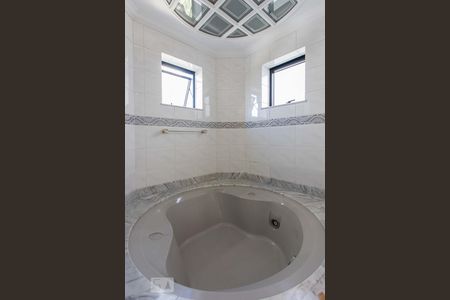 Apartamento à venda com 135m², 4 quartos e 3 vagasBanheiro 2 Suíte 1 Banheira