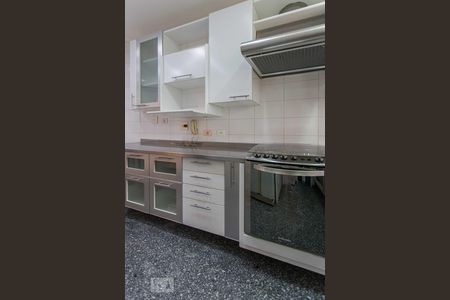 Apartamento à venda com 135m², 4 quartos e 3 vagasCozinha - Armários