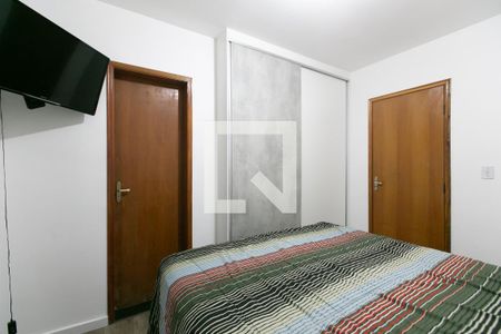 Casa de condomínio para alugar com 77m², 2 quartos e 2 vagas Casa de condomínio para alugar com 77m², 2 quartos e 2 vagasSuíte