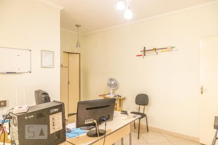 Casa à venda com 350m², 3 quartos e 2 vagasSuíte 3 (escritório)