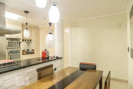 Casa à venda com 350m², 3 quartos e 2 vagasCopa