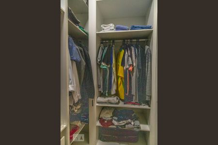 Casa à venda com 350m², 3 quartos e 2 vagasCloset da suíte 1