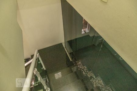 Casa à venda com 350m², 3 quartos e 2 vagasEscada