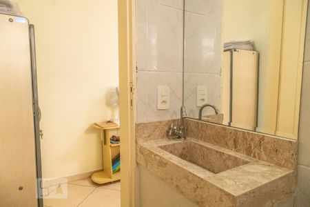 Casa à venda com 350m², 3 quartos e 2 vagasBanheiro da Suíte 3 (escritório)