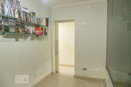 Casa à venda com 350m², 3 quartos e 2 vagasSala de TV