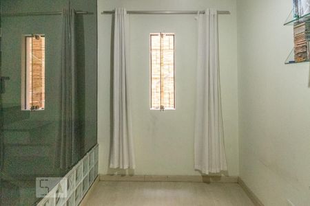 Casa à venda com 350m², 3 quartos e 2 vagasSala de TV